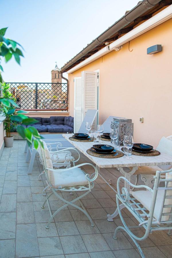 Luxury Floor In Trastevere Apartment Rome