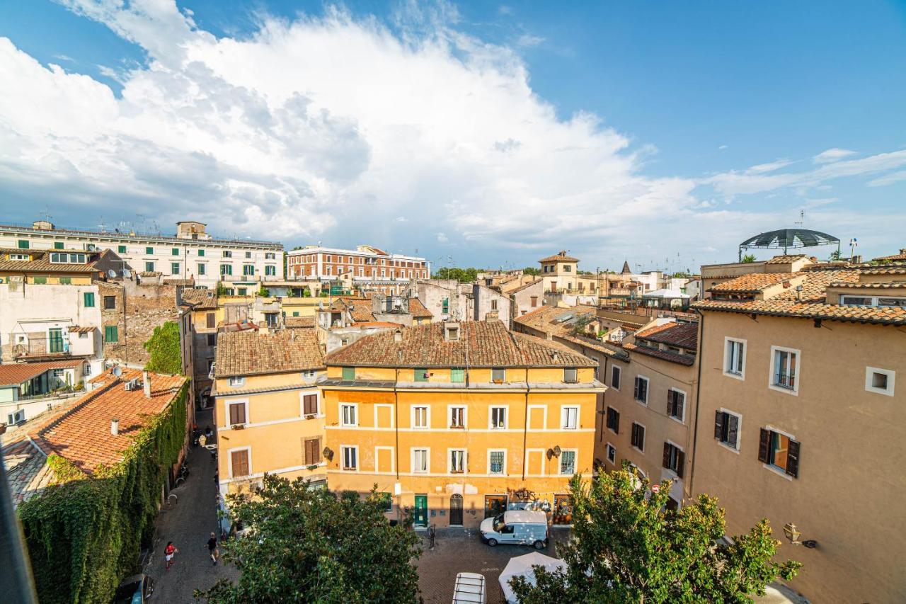 Luxury Floor In Trastevere Apartment Rome